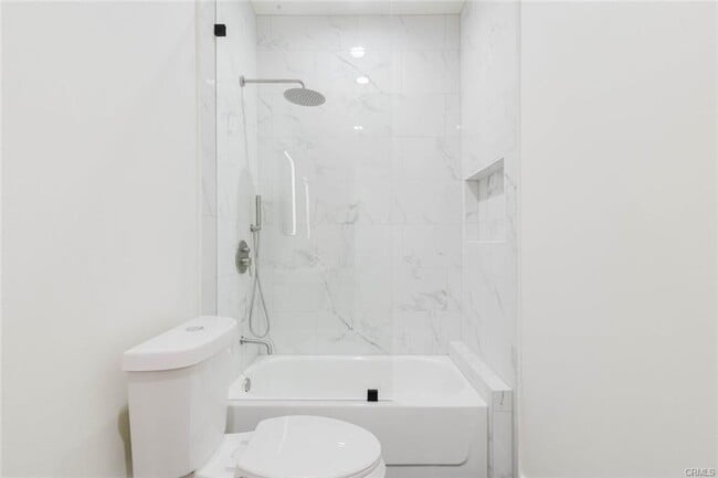 Photo - 5732 Willowcrest Ave Unit 2