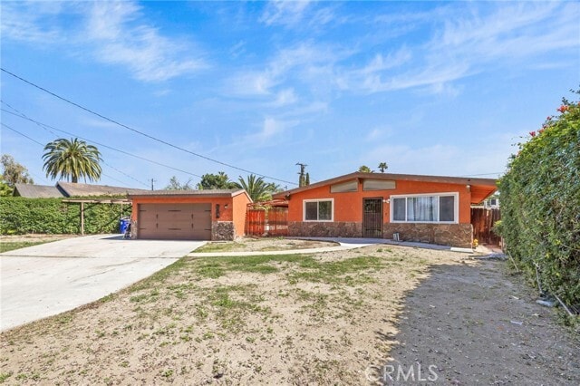 Photo - 9417 Mango Ave