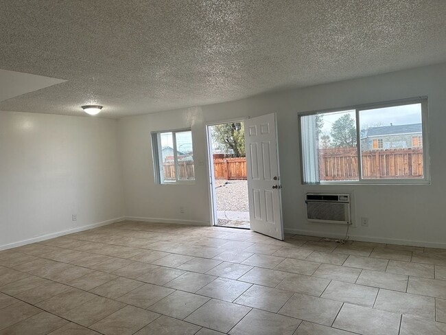 Photo - 11895 White Ave Unit 3