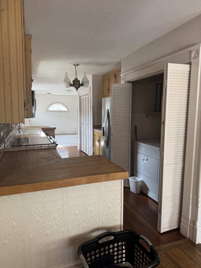 Photo - 105 E Olive Ave