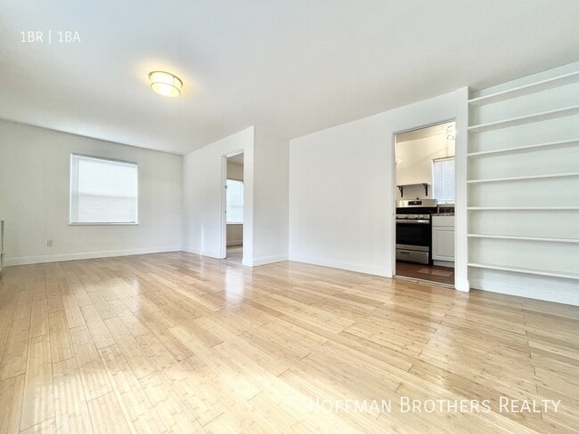 Building Photo - 407 S Coronado St