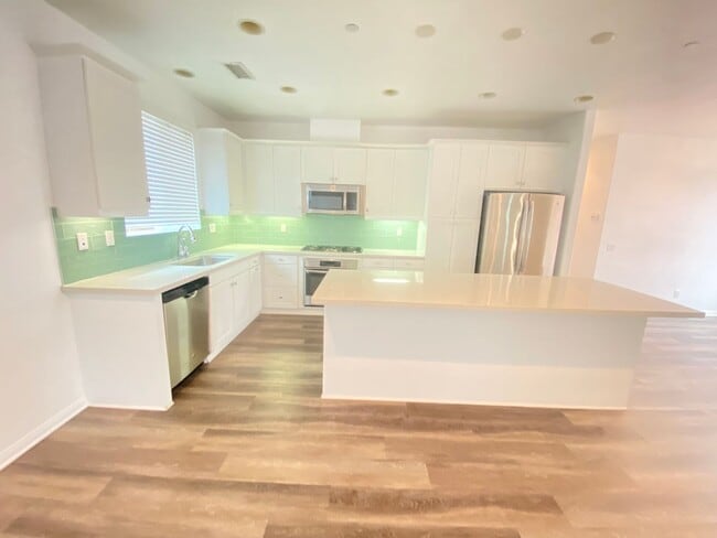 Building Photo - 2721 S El Camino Real Unit B