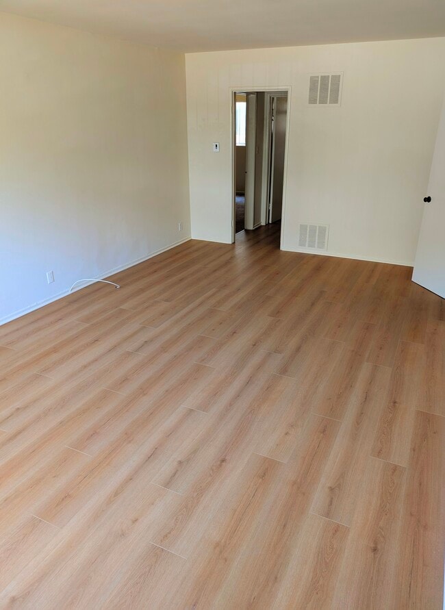 Photo - 10524 Palms Blvd Unit Great Rental