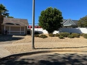 Photo - 421 Royal Cir