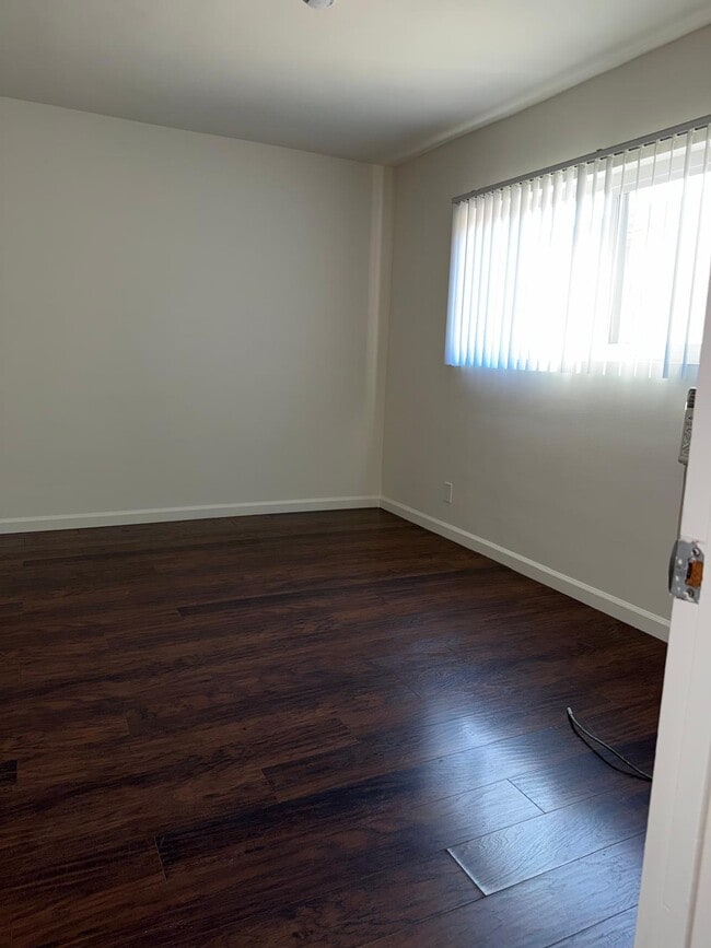 Photo - 5738 Whitsett Ave