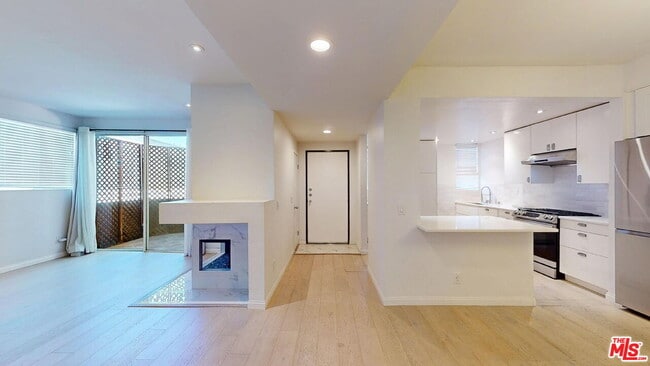Photo - 4557 Haskell Ave Condo Unit 105