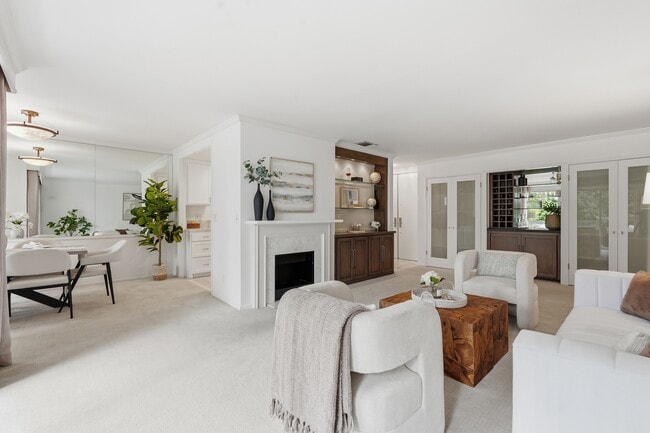 Photo - 836 S Bundy Dr Unit 303