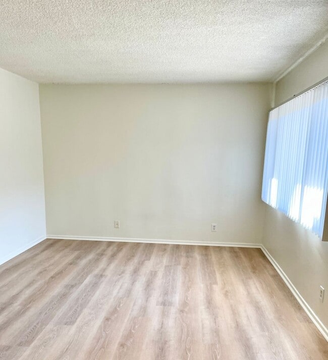 Photo - Cozy 1 bedroom unit located in Canoga Park... Unit 102