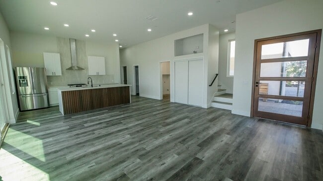 Photo - 5535-5539 Potomac St. Unit 5539