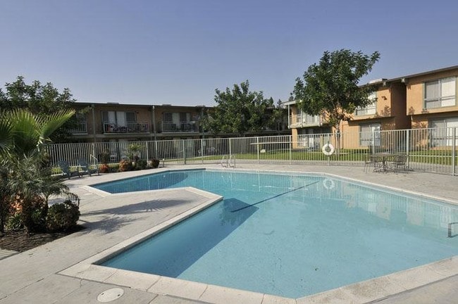 Photo - Mountain View