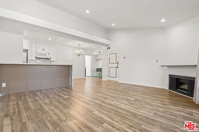 Photo - 5500 Lindley Ave Unit #206