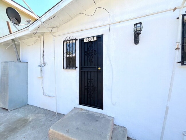 Photo - 950 Clela Ave Condo