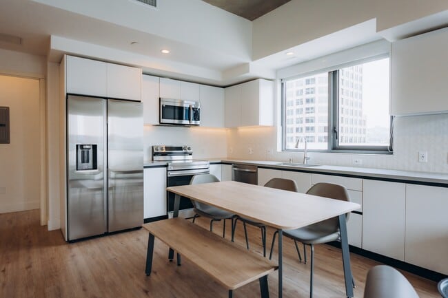 Photo - TENTEN Campus Glendale