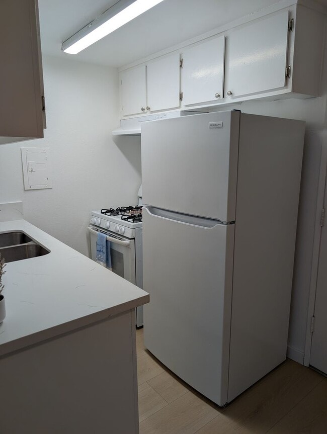 Photo - 5461 Kester Ave Unit 105