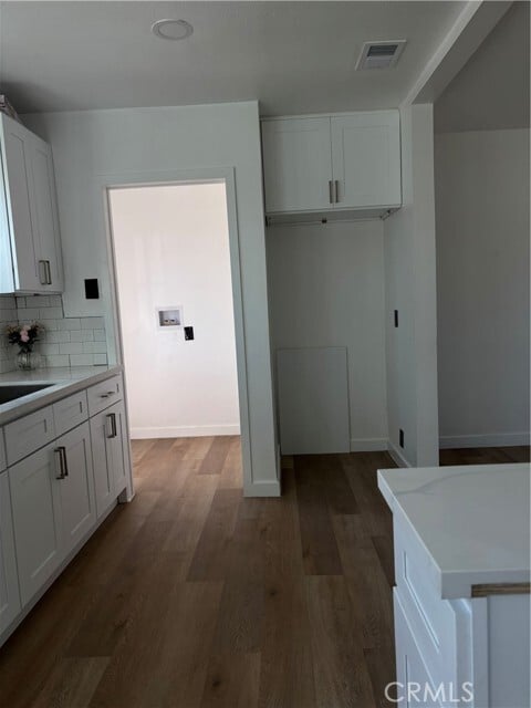 Photo - 15025 Roseton Ave