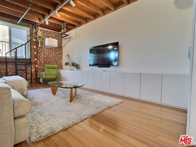 Photo - 500 Molino St Unit 314