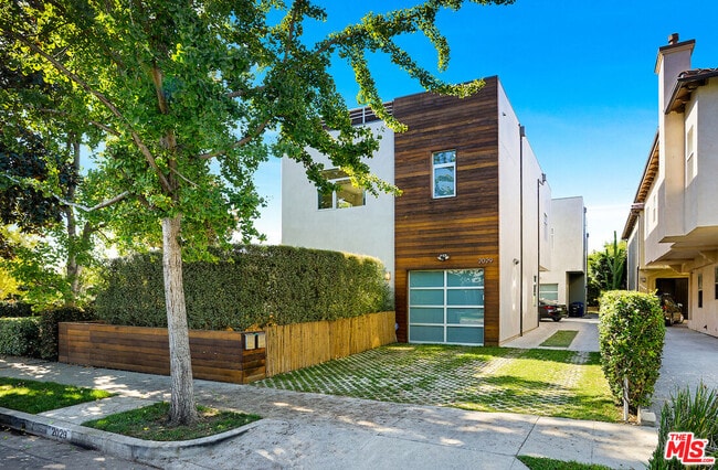 Building Photo - 2031 Butler Ave