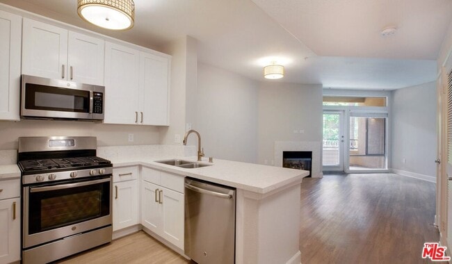 Building Photo - 340 Hauser Blvd Unit 4-114