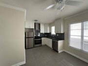 Photo - 352-354 S Reeves Dr Apartments