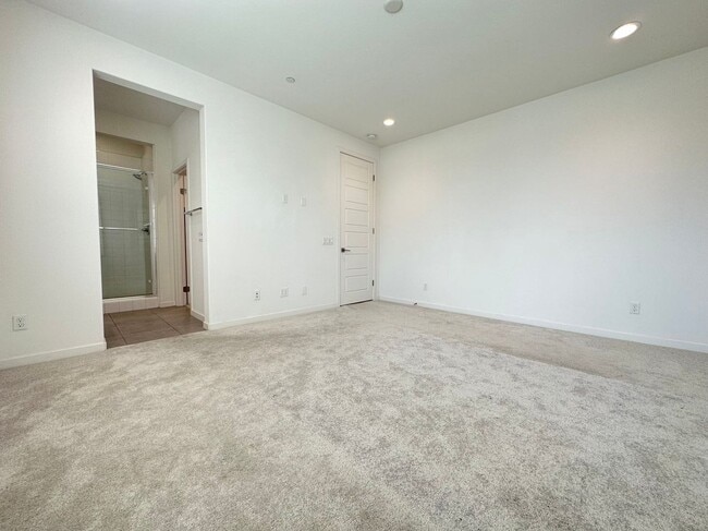 Photo - 4 Bedroom home for leasing in Irvine