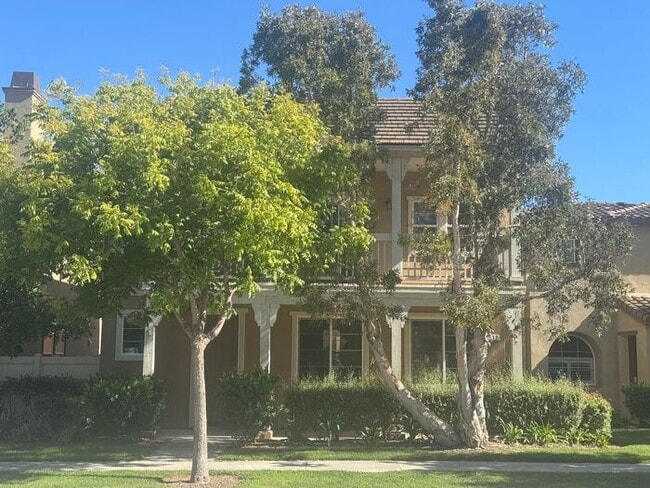 Building Photo - Charming 3-Bedroom Coastal Retreat Rental