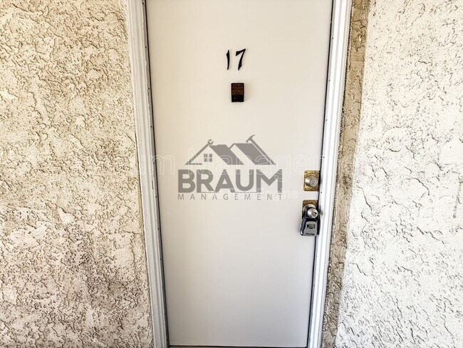 Photo - 4636 Laurel Canyon Blvd Unit 17