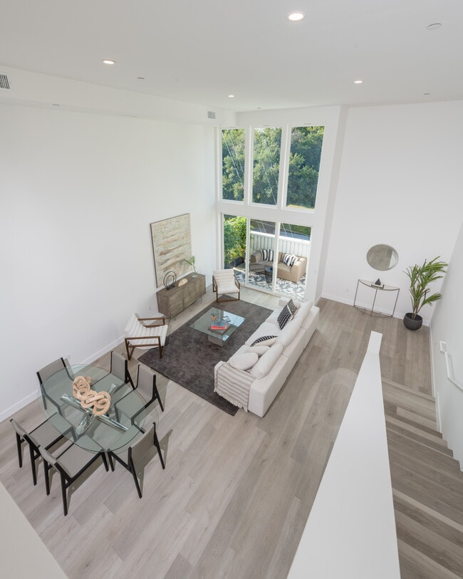 Photo - MAGNOLIA NINETEEN