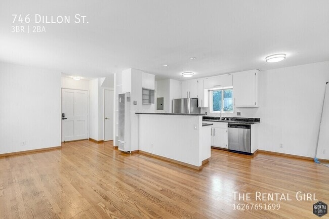 Building Photo - 746 N Dillon St Rental
