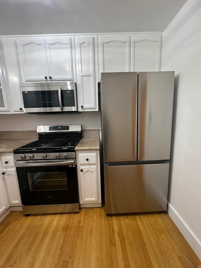 Photo - 3106 Broadway Unit 3106 Broadway Santa Monic