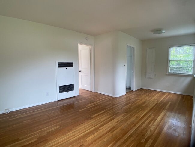 Living Room - 1008 Euclid St Unit B