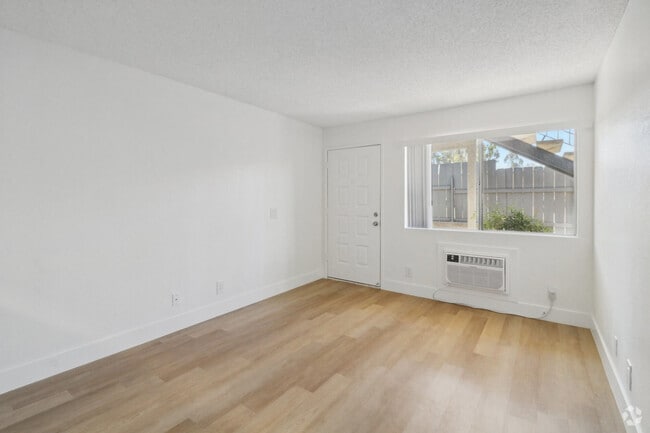 Building Photo - Terre at Oak Rental
