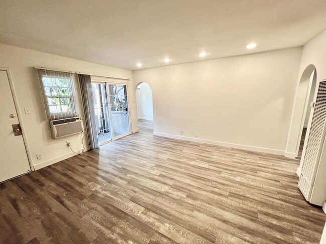 Photo - 3608 Keystone Av Unit 12 11