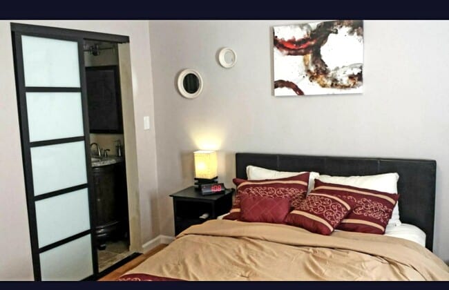 Master bedroom - 4909 W 119th St