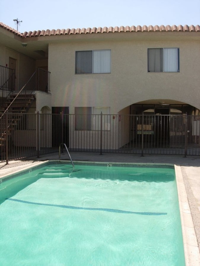 Pool - El Romano Apartments