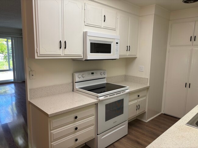 Photo - 2280 Via Mariposa W Unit N