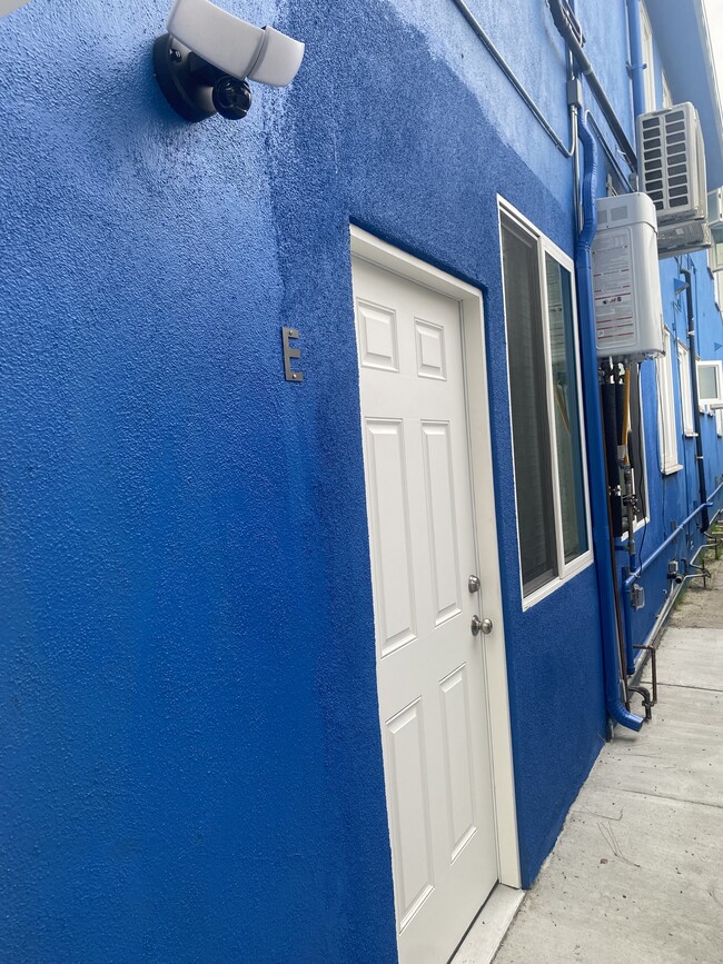 Photo - 405 W Broadway Unit E