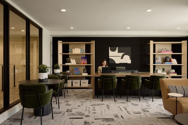 Q Work | Co-Working Space - The Q De Soto