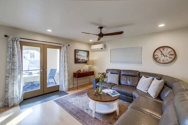 Photo - 815 Salem Ct