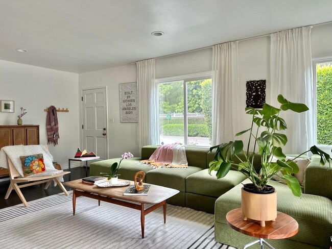 Building Photo - 927 Marine Ave