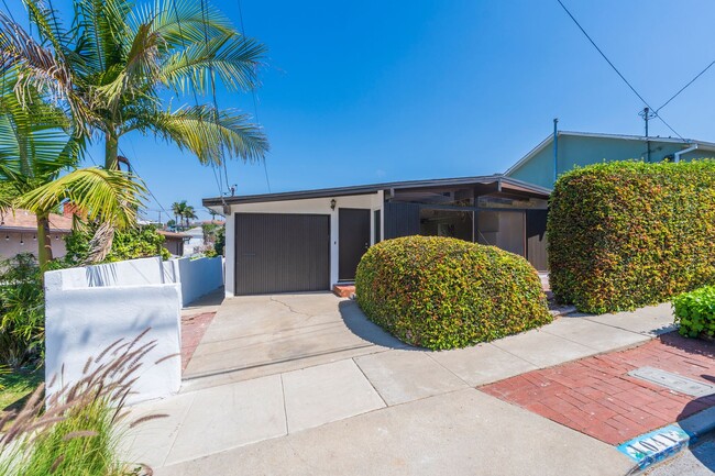 Building Photo - Hermosa Beach Home Rental