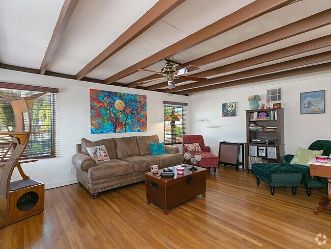 Building Photo - 494 N Craig Ave Unit 494 Rental
