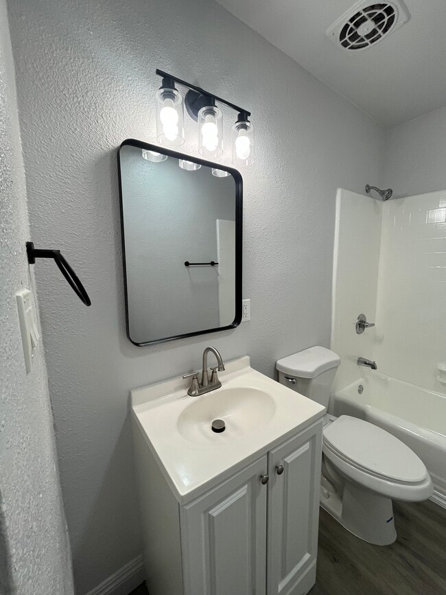 Building Photo - 3800 W 27th St