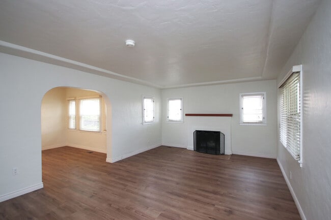 Photo - 2350 Marengo Ave