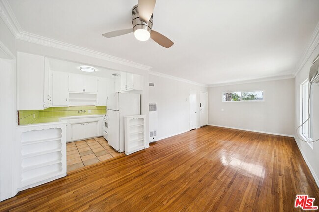 Photo - 7571 Willoughby Ave Unit 6