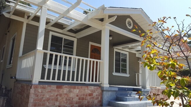 Building Photo - 4940 Lockhaven Ave Rental