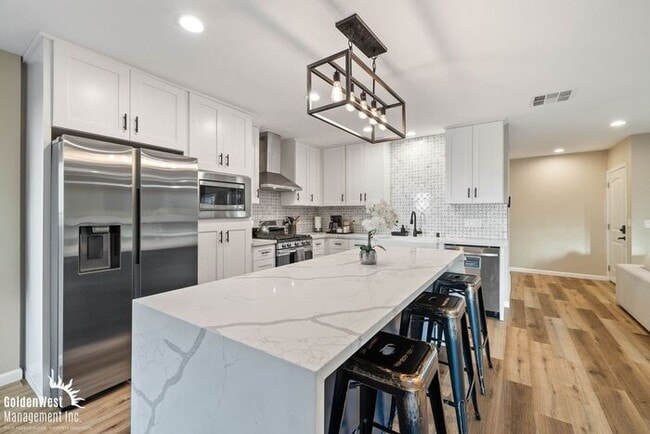 Photo - Charming 3Bdm 3Ba Unfurnished Apartment wi...