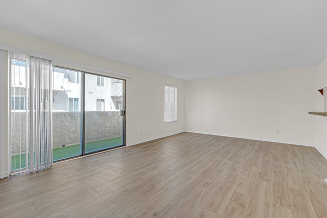 Photo - 1422 Rock Glen Ave Unit 214