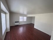 Living room / entry - 424 W Riggin St Townhome