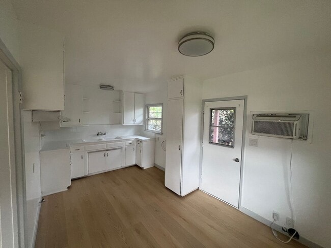 Photo - 2115-2117 S Garfield Ave Unit 2115