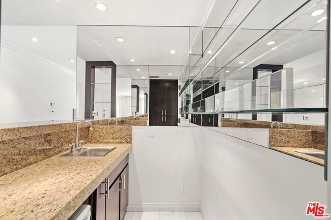Photo - 1210 Kings Rd Unit 104